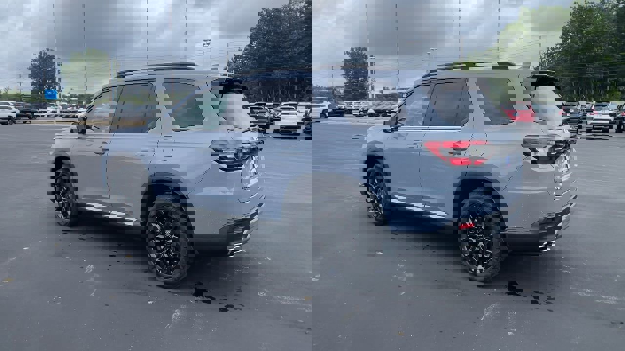 2025 Honda Pilot Touring photo 4