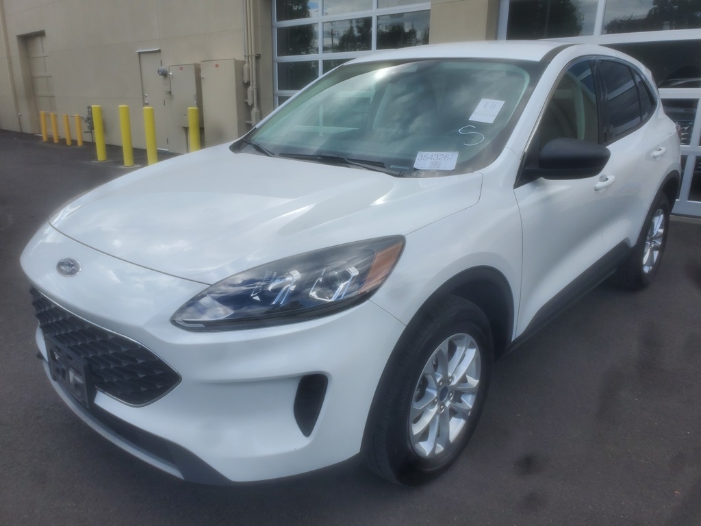 2022 Ford Escape SE photo 3