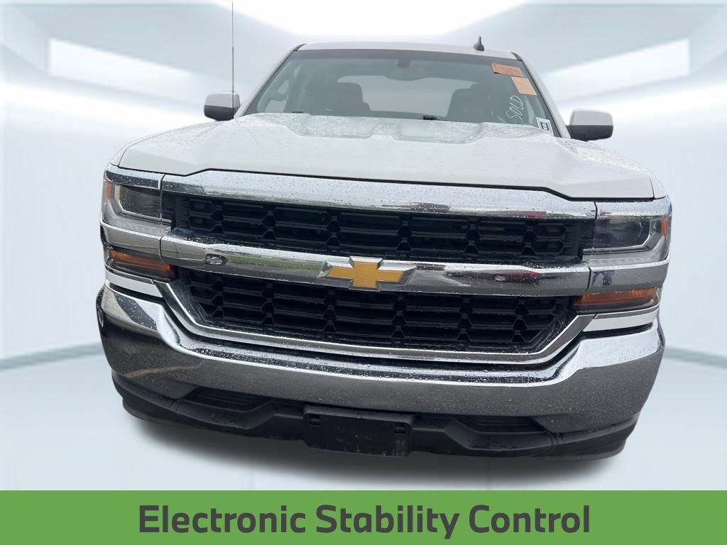 2019 Chevrolet Silverado 1500 LT photo 2
