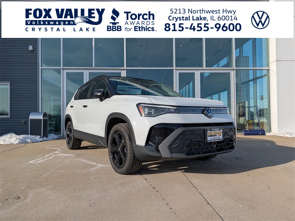 2026 Volkswagen Taos SE Black's photo