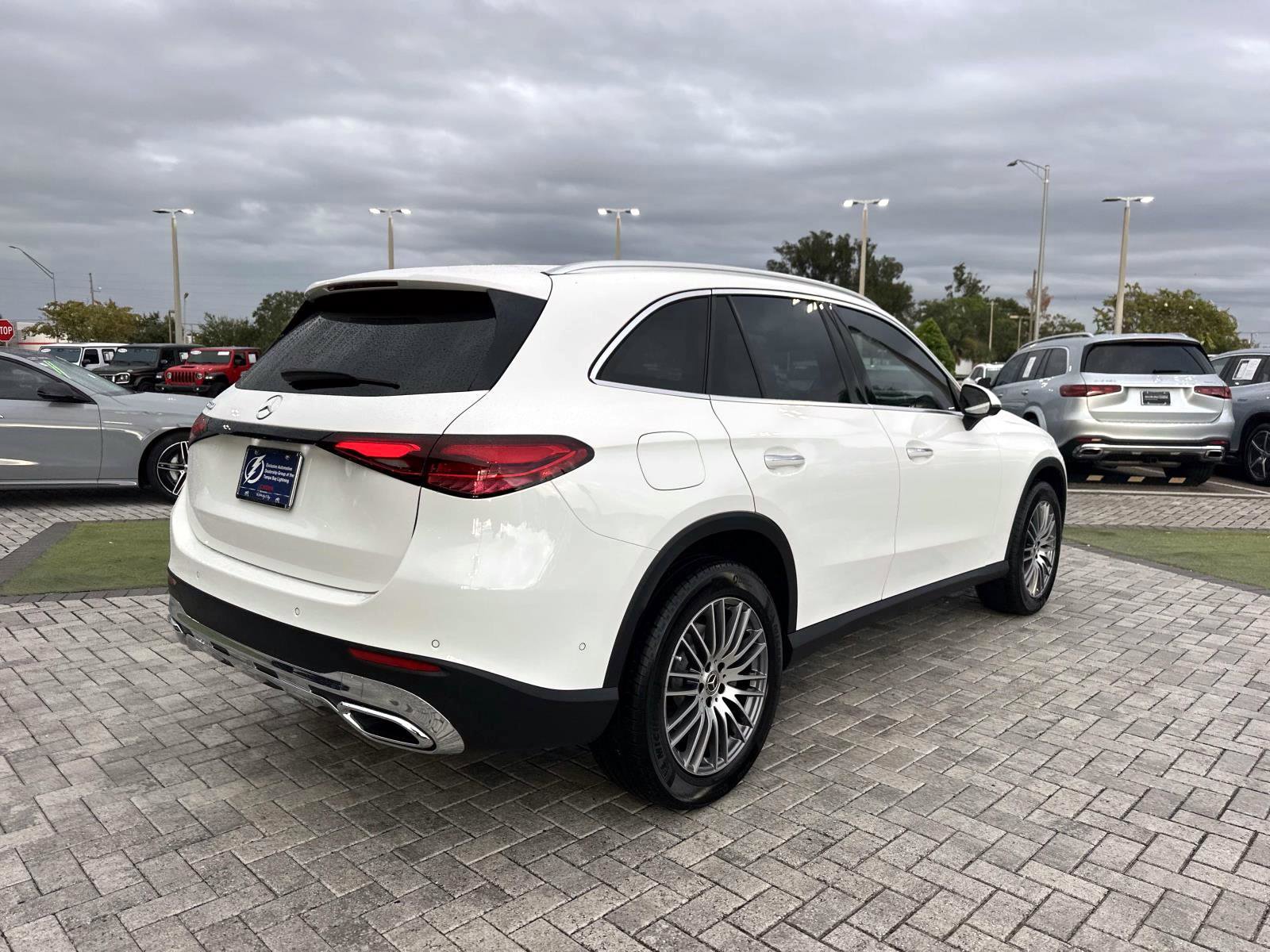 2026 Mercedes Benz GLC 300 photo 4