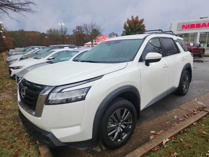 2022 Nissan Pathfinder SV photo 4