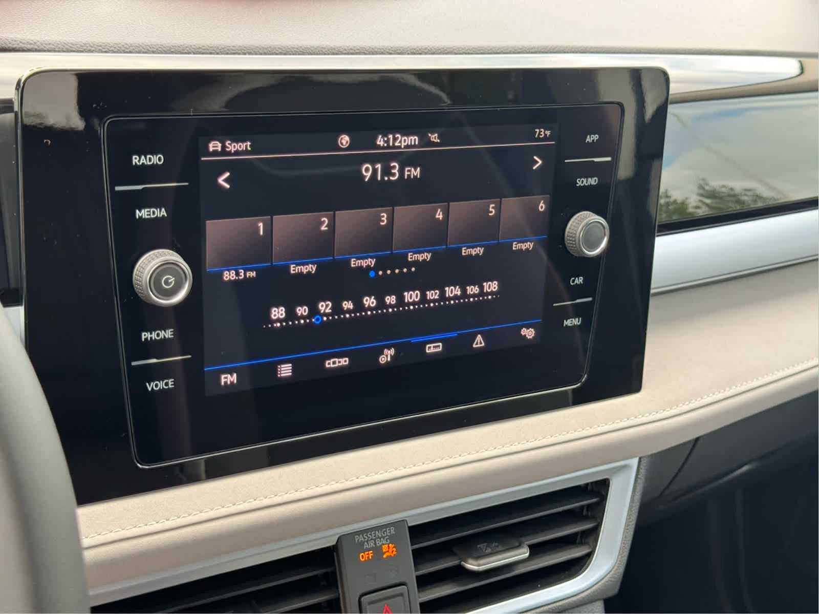 2025 Volkswagen Taos SE photo 16