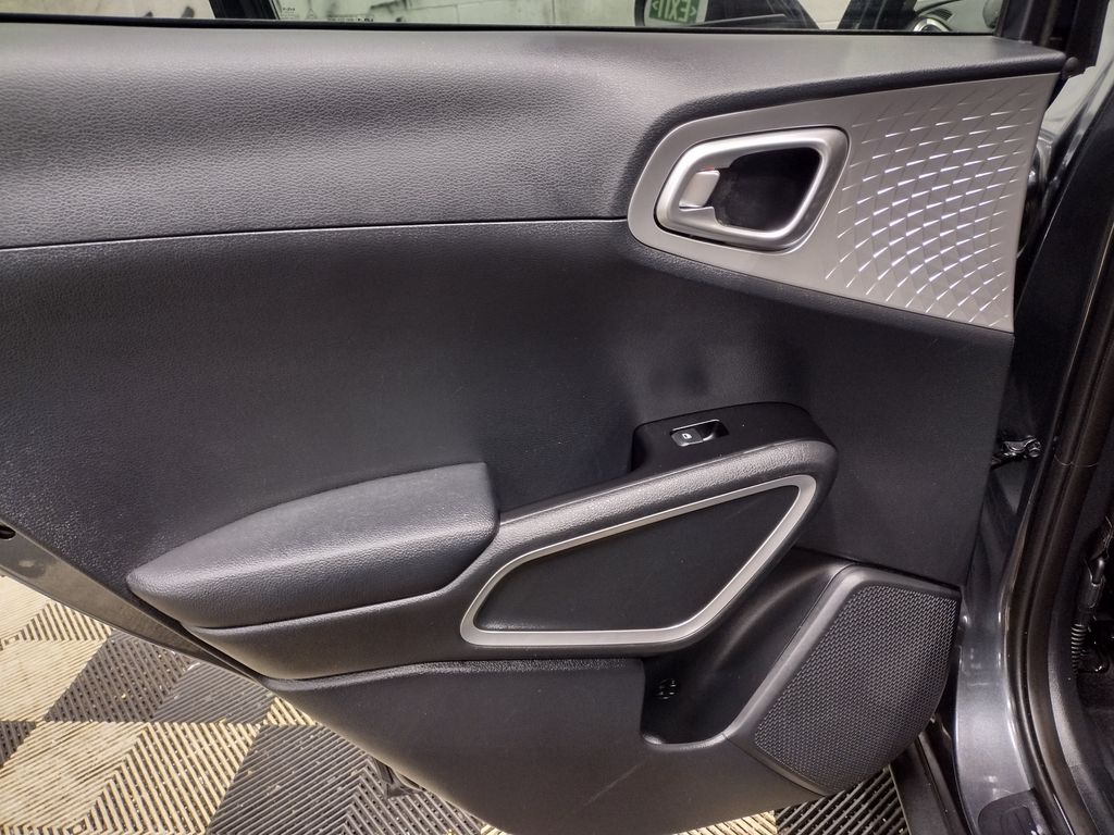2023 Kia Soul LX photo 17