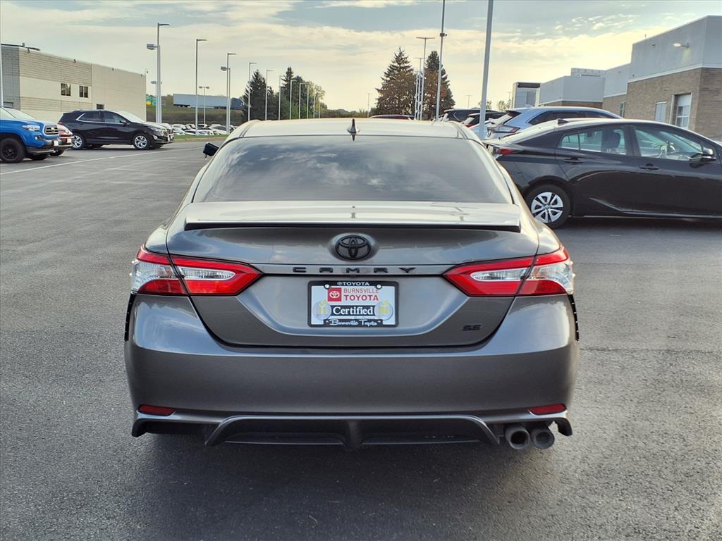 2020 Toyota Camry SE photo 4
