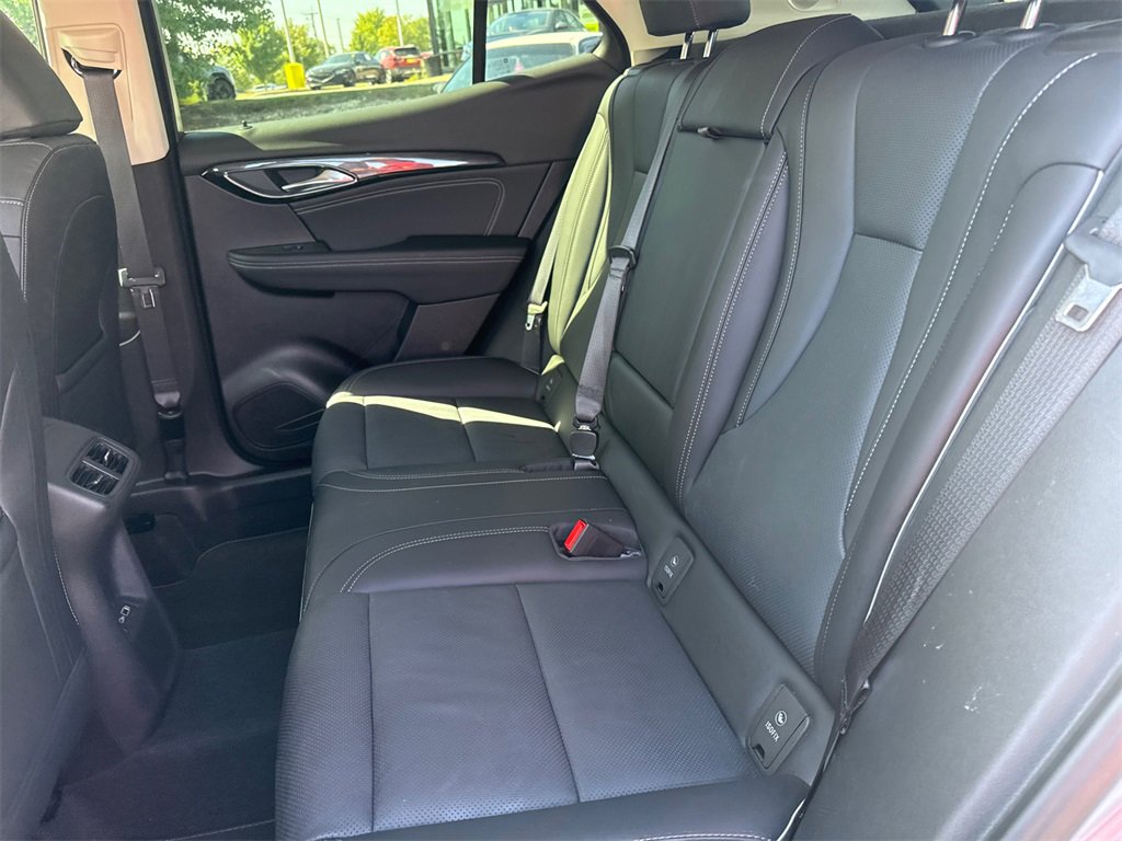 2023 Buick Envision Essence photo 29