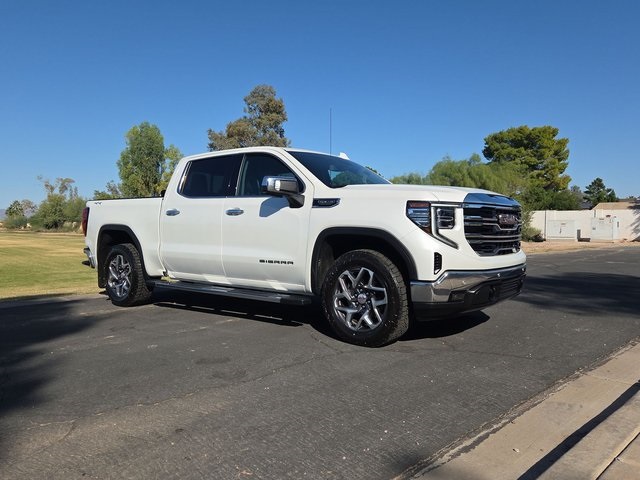 2023 GMC Sierra 1500 SLT's photo