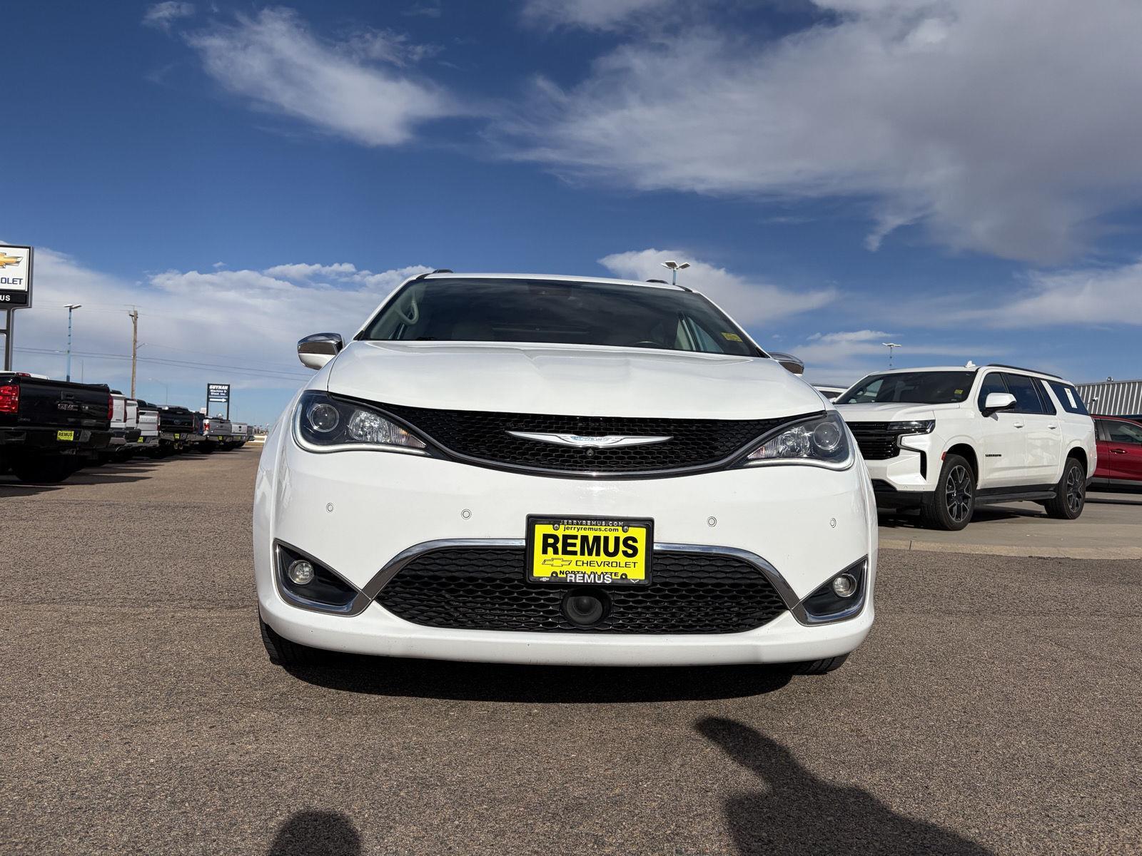 Used 2017 Chrysler Pacifica Limited with VIN 2C4RC1GG1HR544788 for sale in North Platte, NE