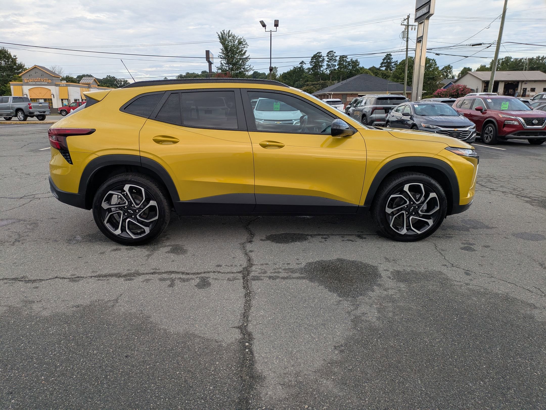 2025 Chevrolet Trax photo 4
