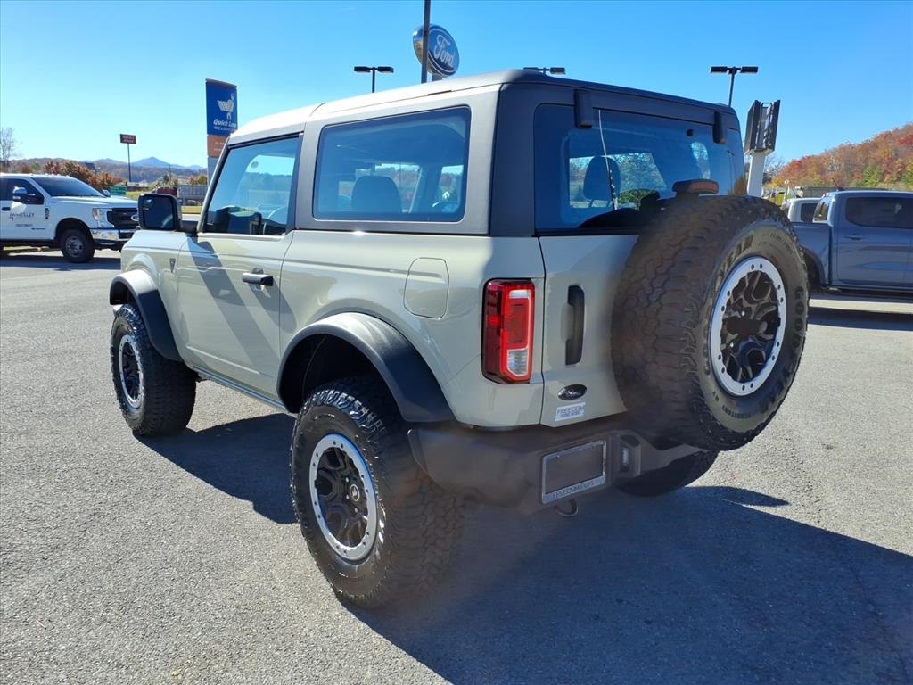 2025 Ford Bronco Base photo 3