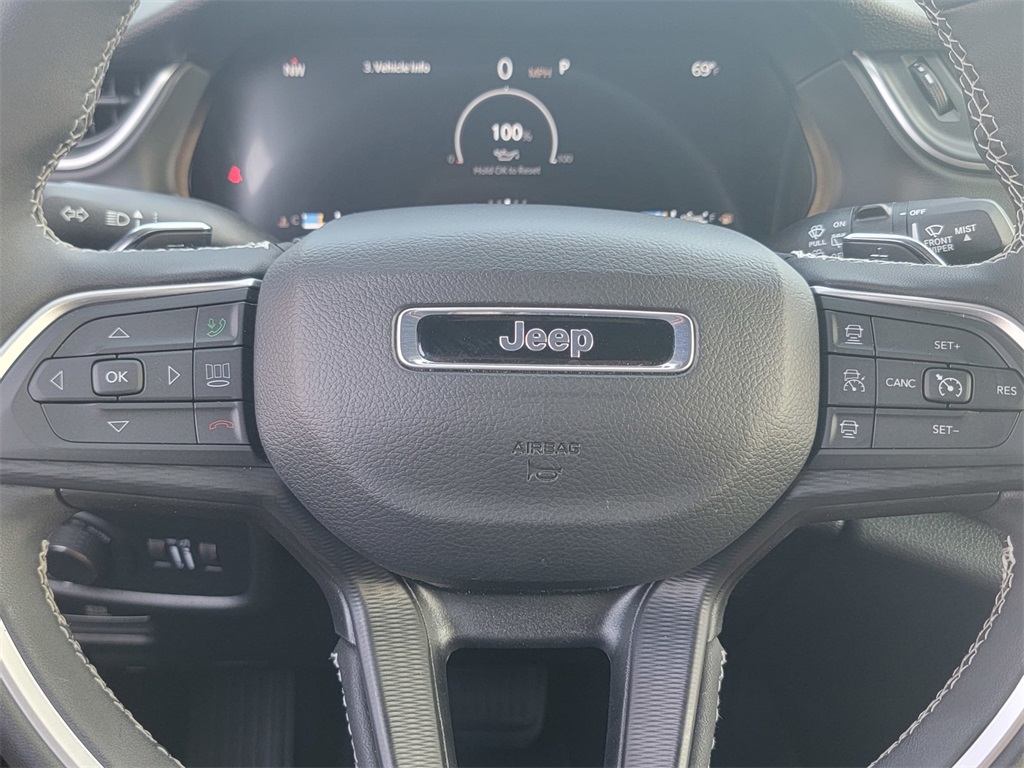 2025 Jeep Grand Cherokee Altitude photo 19