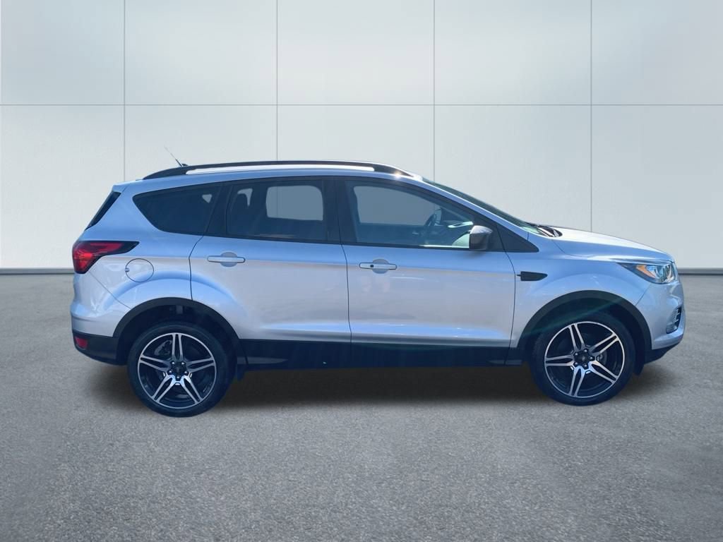 2019 Ford Escape SEL photo 2