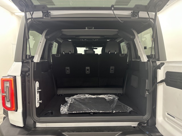 2025 Ford Bronco Outer Banks photo 15