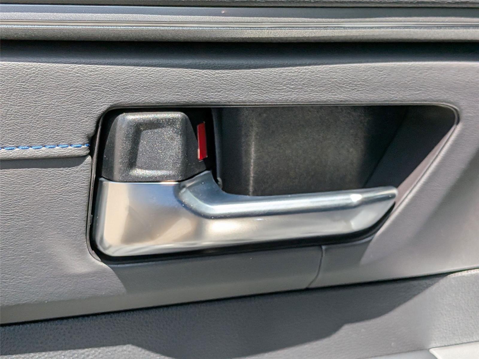 2025 Toyota Sequoia Platinum photo 6