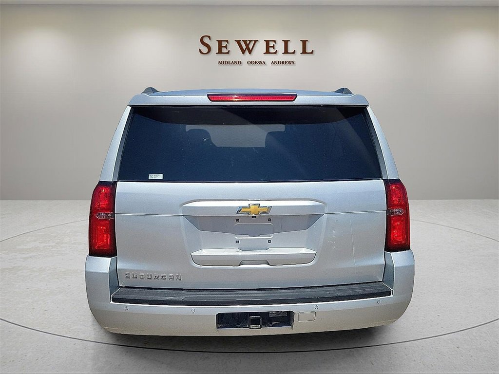 2019 Chevrolet Suburban LT photo 3