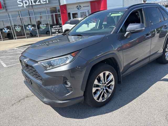 2019 Toyota RAV4 XLE Premium photo 7
