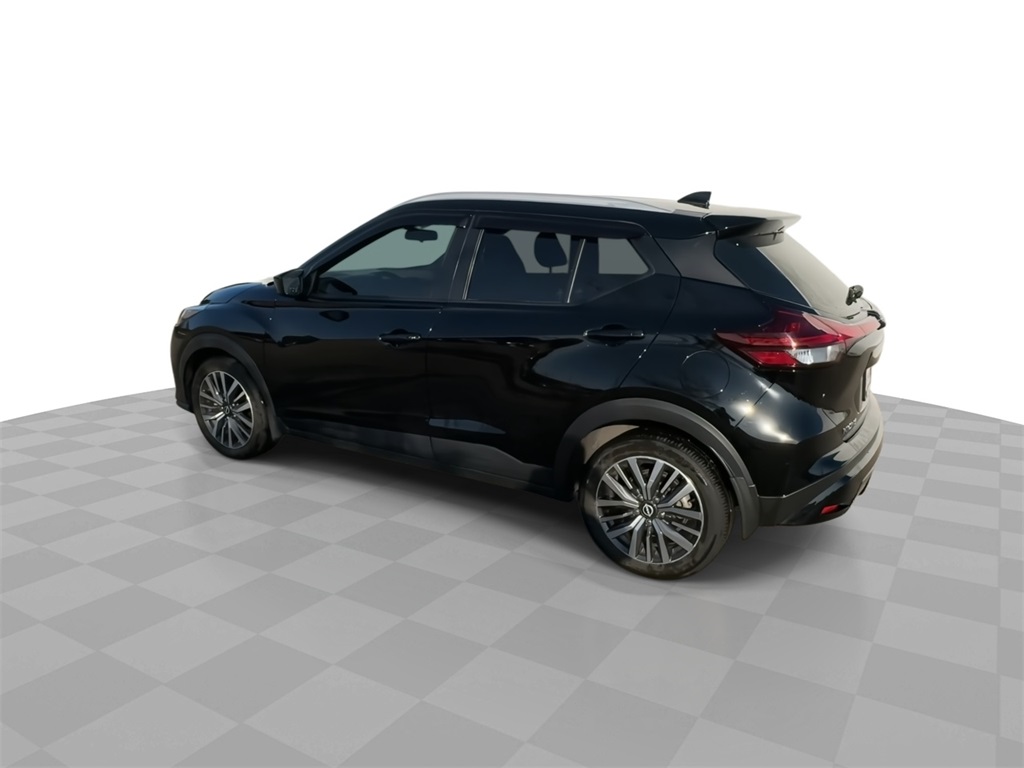 2022 Nissan Kicks SV photo 4