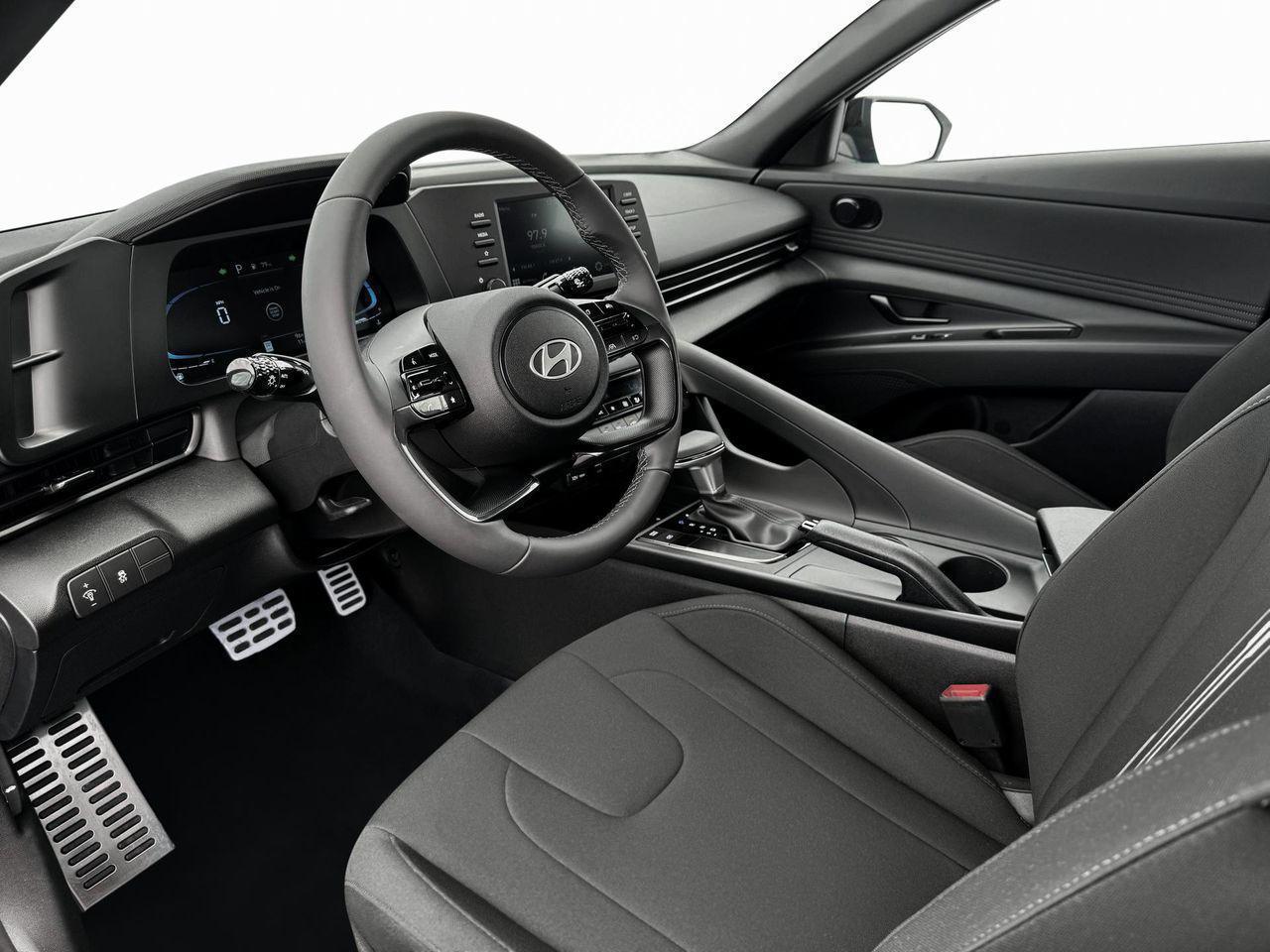 2025 Hyundai Elantra SEL Sport photo 12
