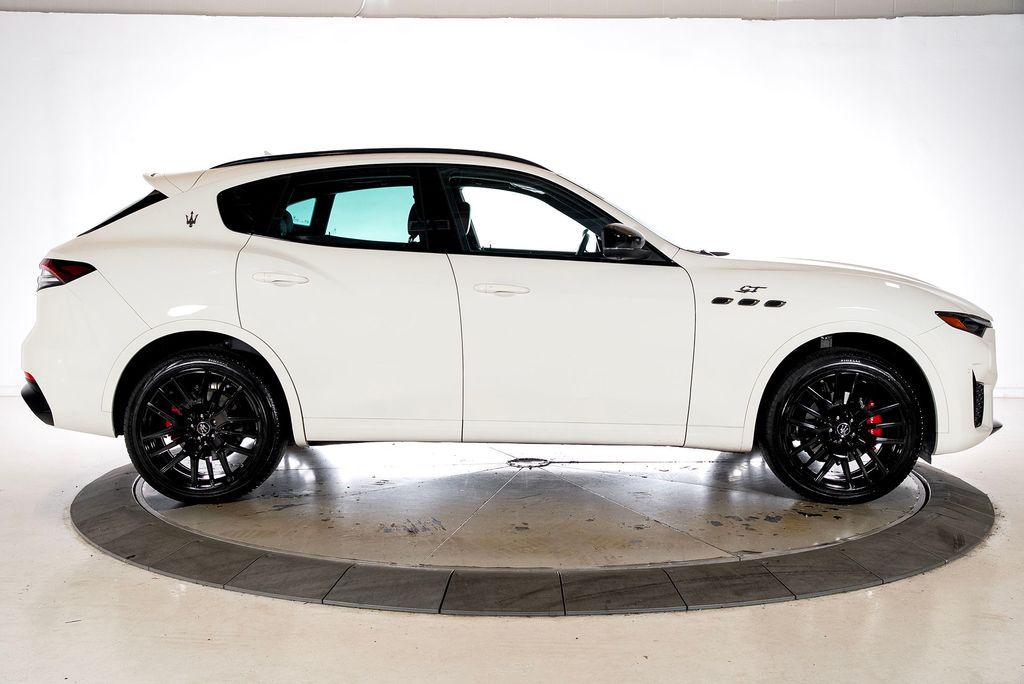2022 Maserati Levante GT photo 6