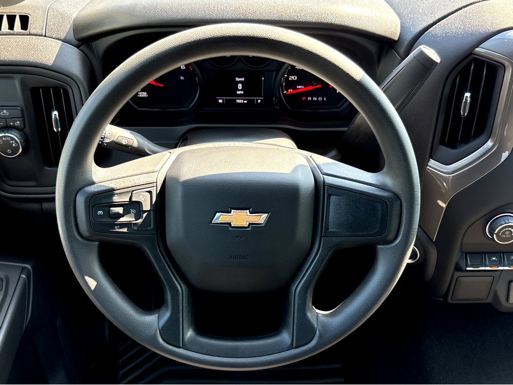 2025 Chevrolet Silverado 1500 Custom photo 11
