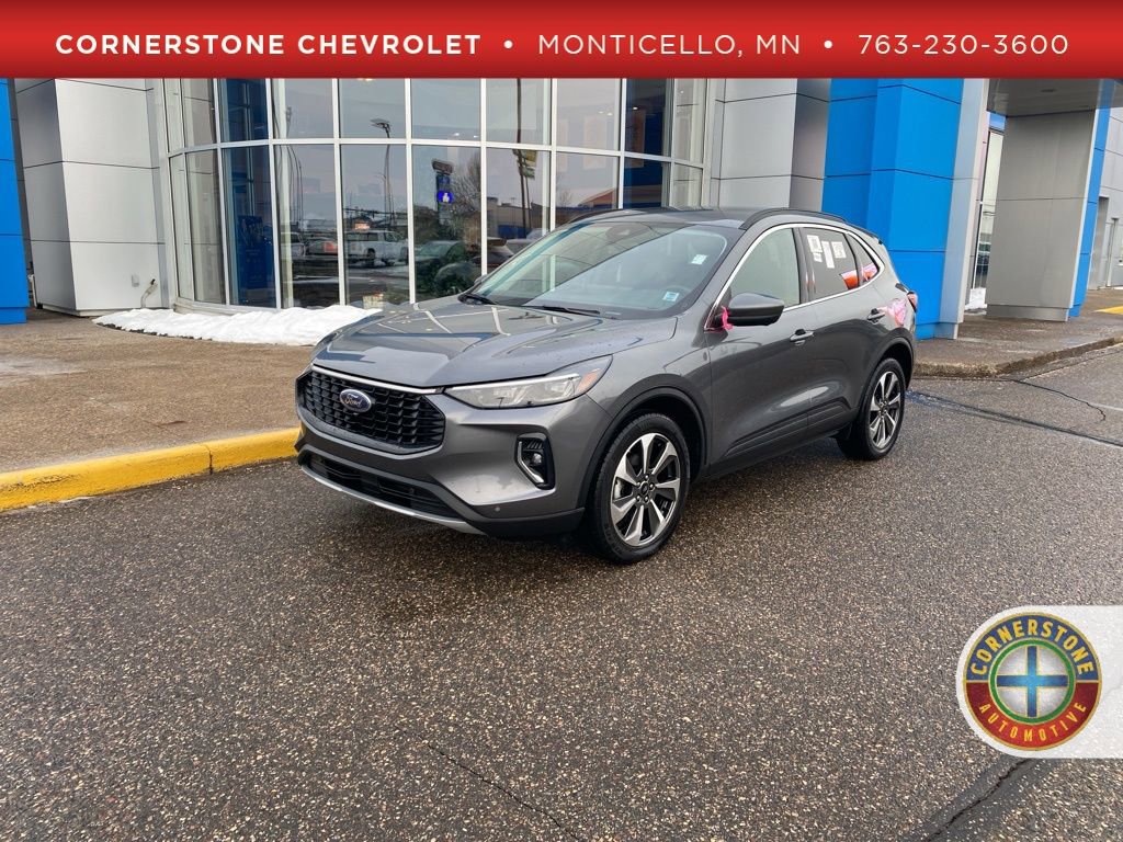 2023 Ford Escape Platinum's photo