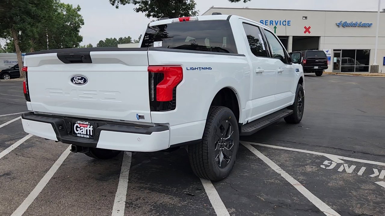2025 Ford F-150 Lightning photo 10
