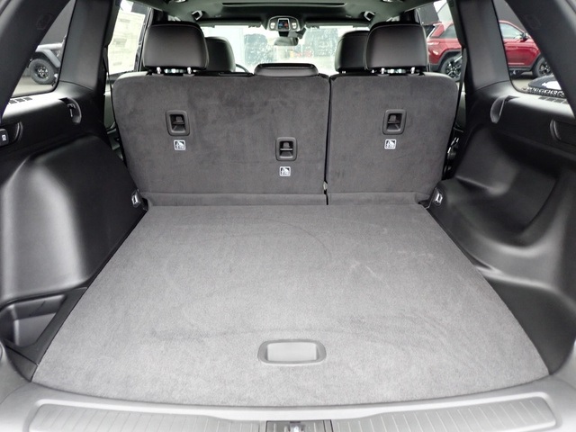 2025 Jeep Grand Cherokee Altitude X photo 2