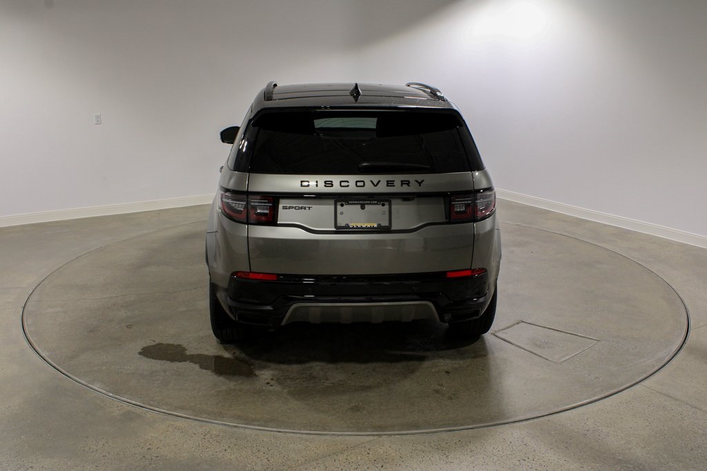 2025 Land Rover Discovery Sport SE photo 4
