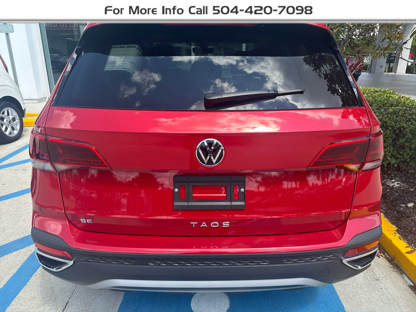 2024 Volkswagen Taos SE photo 4
