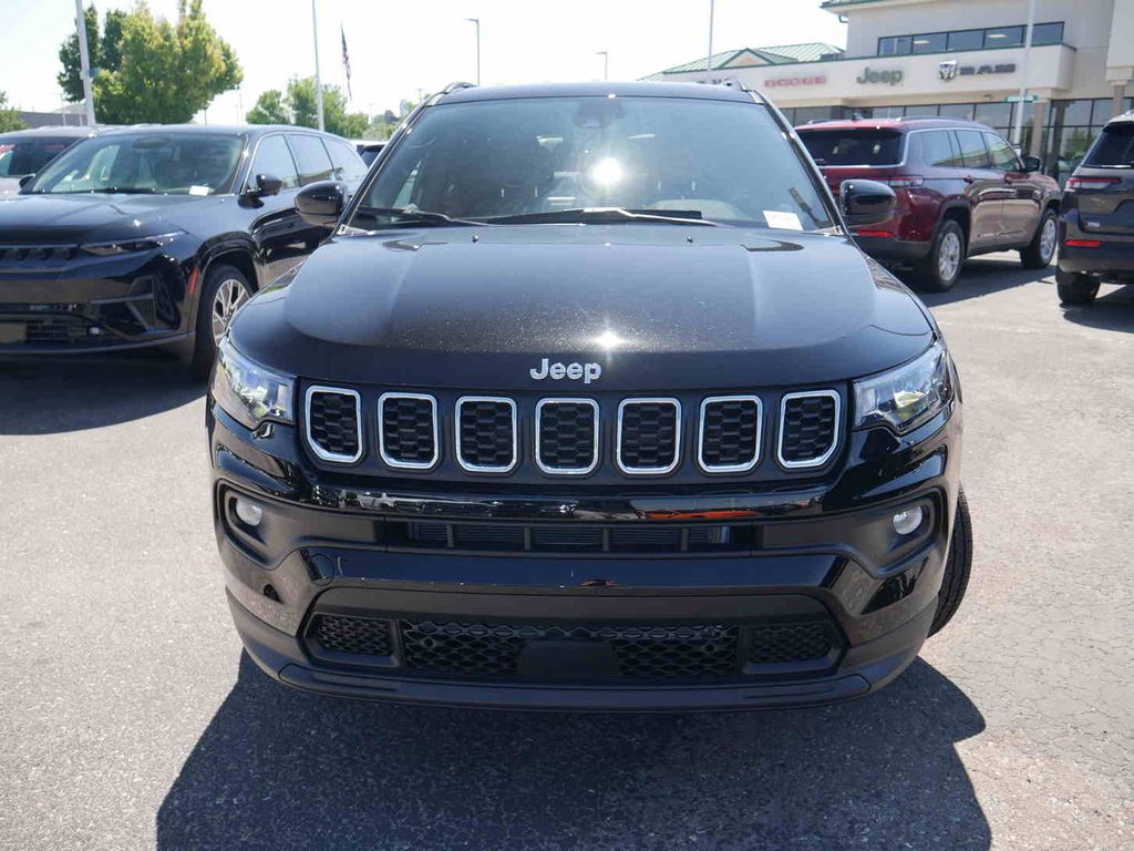 2025 Jeep Compass Latitude photo 2