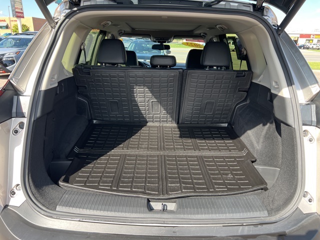 2023 Nissan Rogue Platinum photo 5