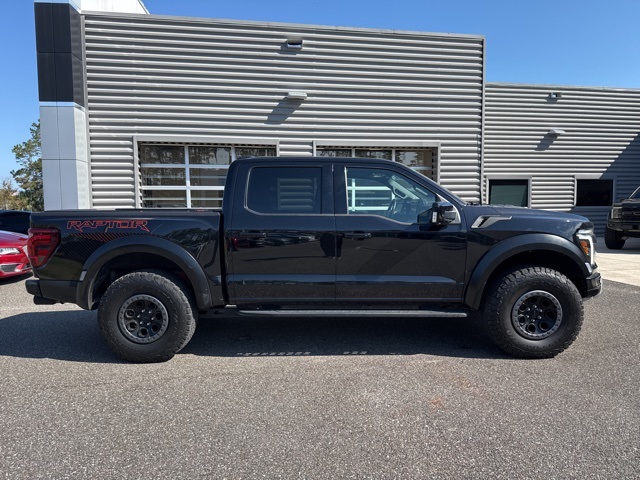 2024 Ford F-150 Raptor photo 2