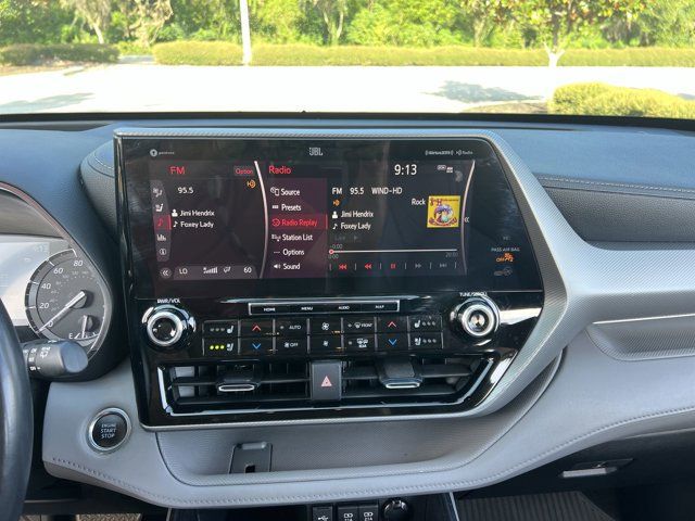 2021 Toyota Highlander Platinum photo 7