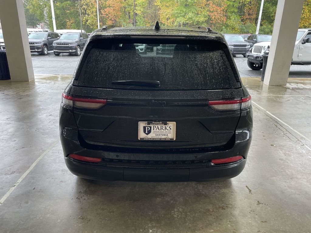 2024 Jeep Grand Cherokee Altitude X photo 3