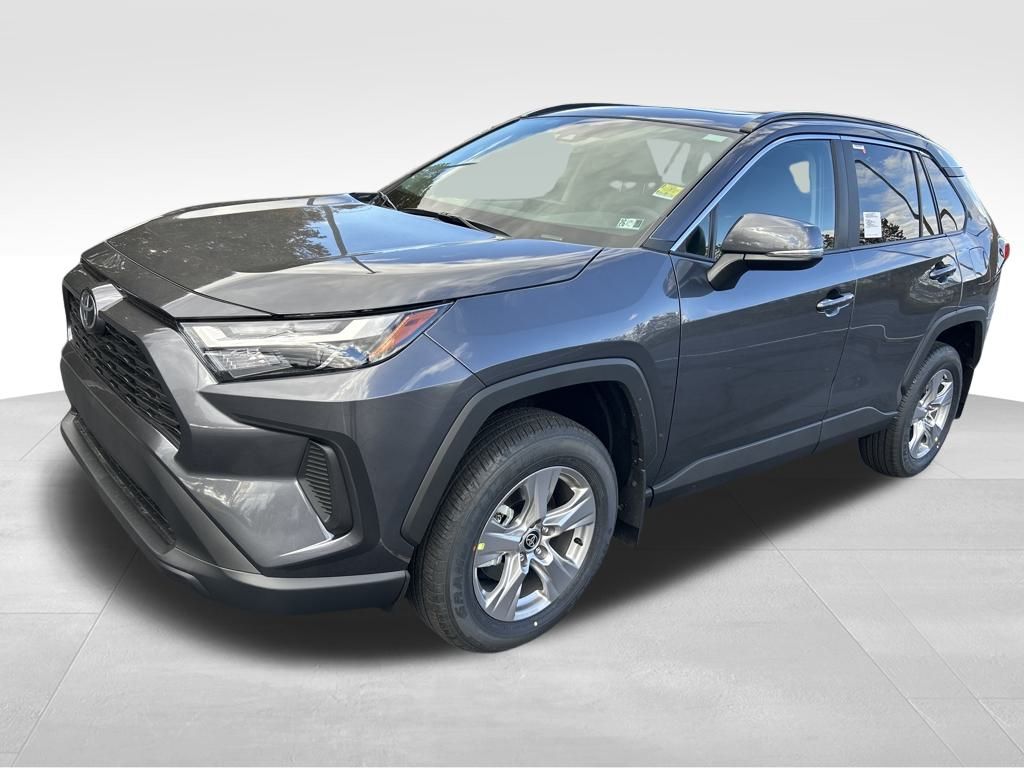 2025 Toyota RAV4 XLE's photo