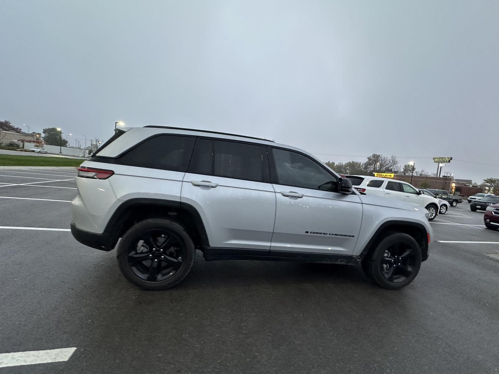 2024 Jeep Grand Cherokee Altitude X photo 3