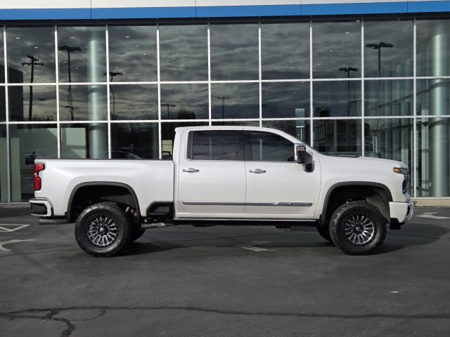 2024 Chevrolet Silverado 3500HD High Country photo 4