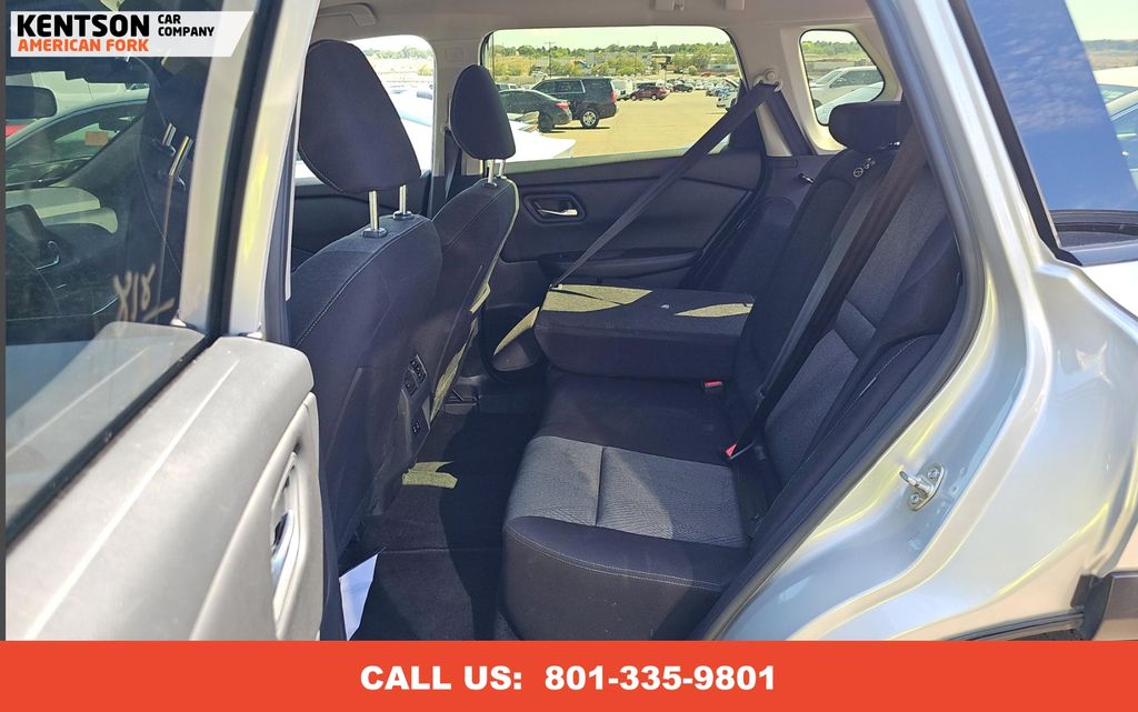 2024 Nissan Rogue SV AWD photo 5