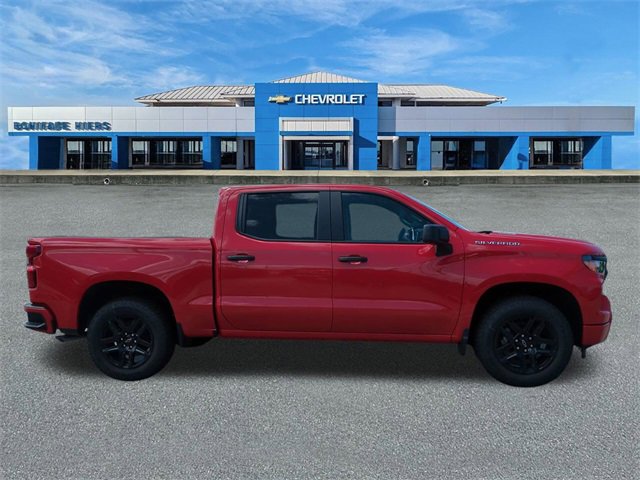 2025 Chevrolet Silverado 1500 Custom photo 2