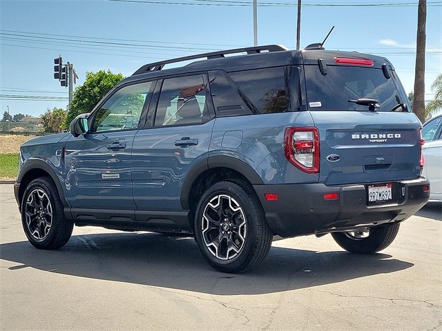 2025 Ford Bronco Sport Outer Banks photo 2