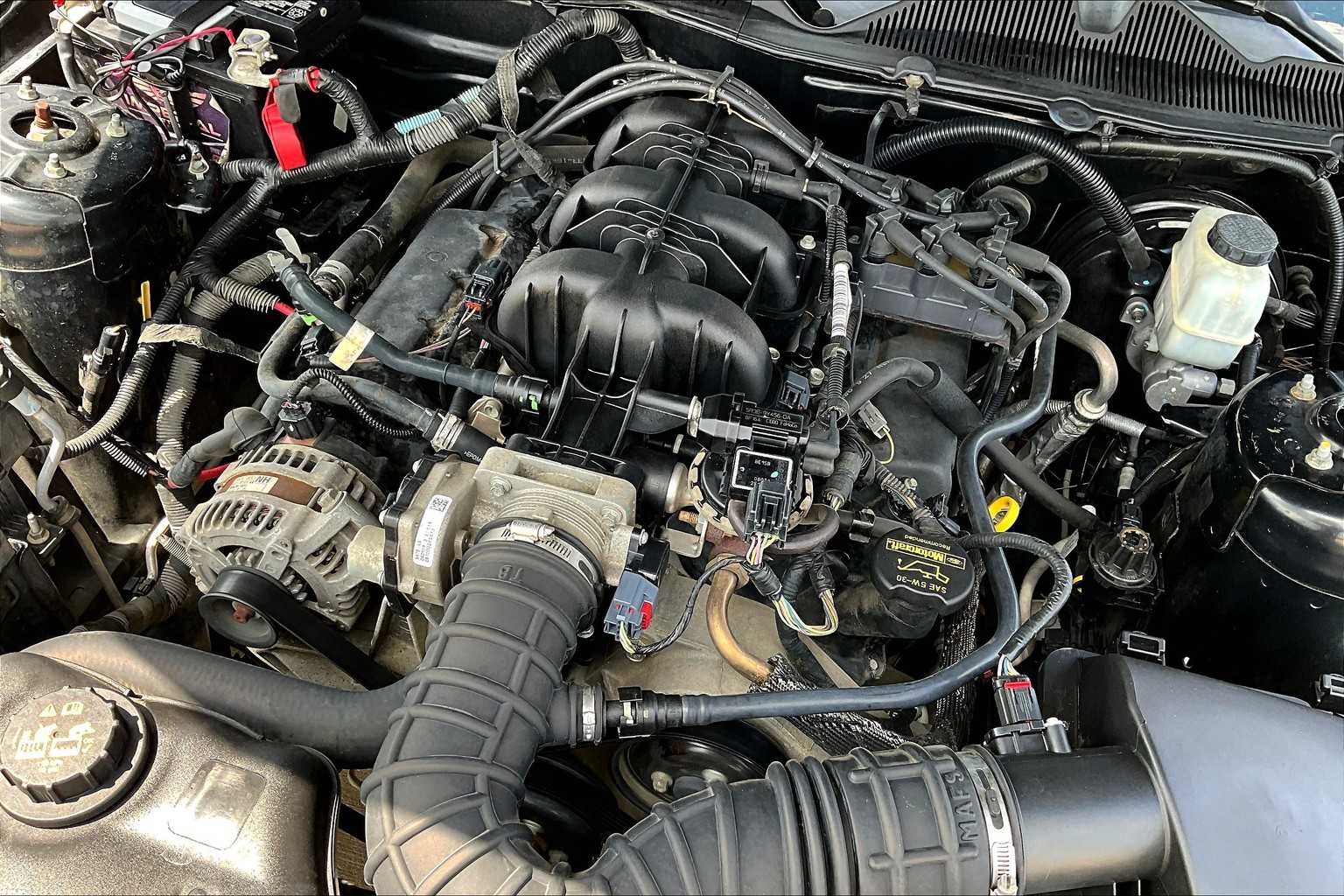 2010 Ford Mustang V6 Convertible photo 27