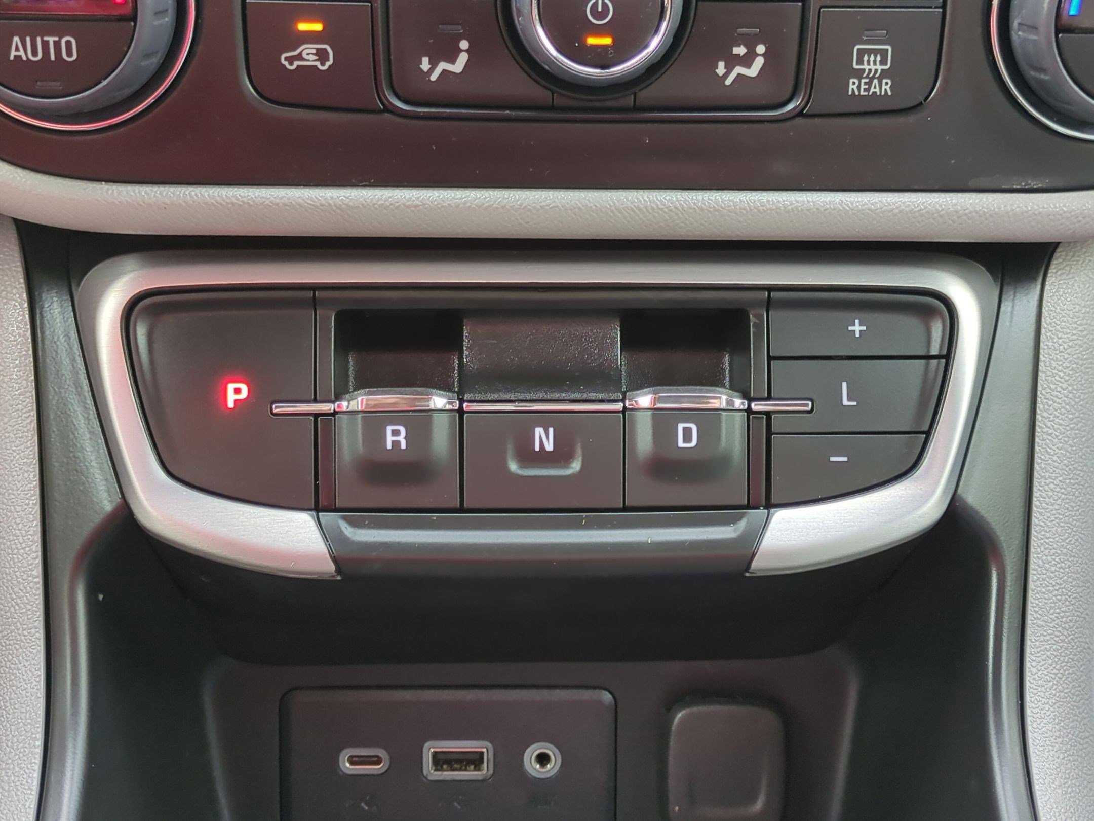 2023 Gmc Terrain SLE photo 18