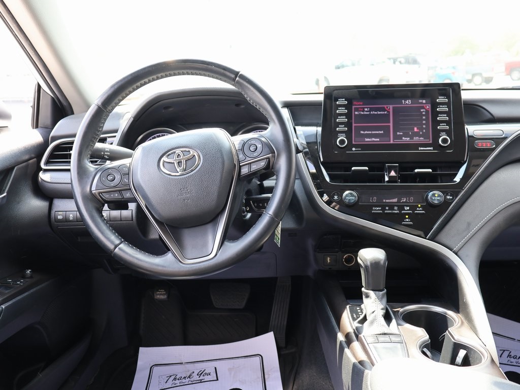2022 Toyota Camry SE photo 17