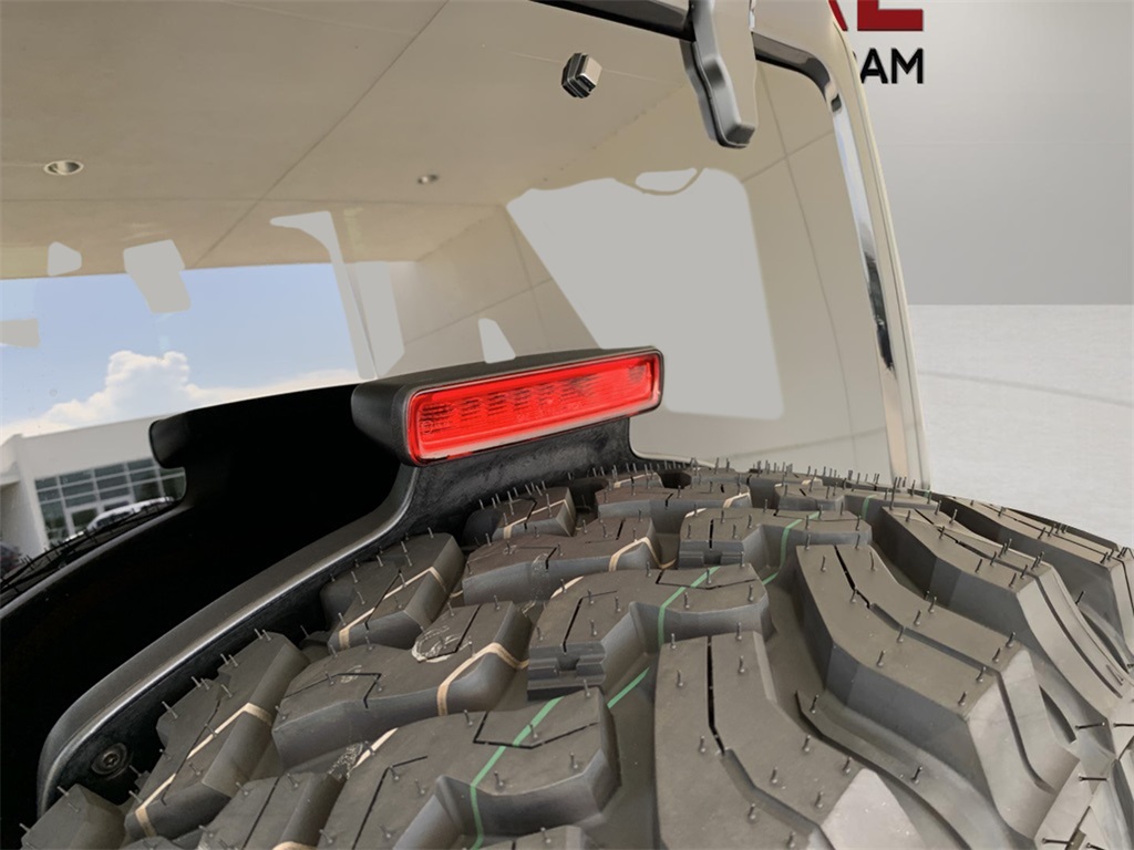 2025 Jeep Wrangler Willys photo 16