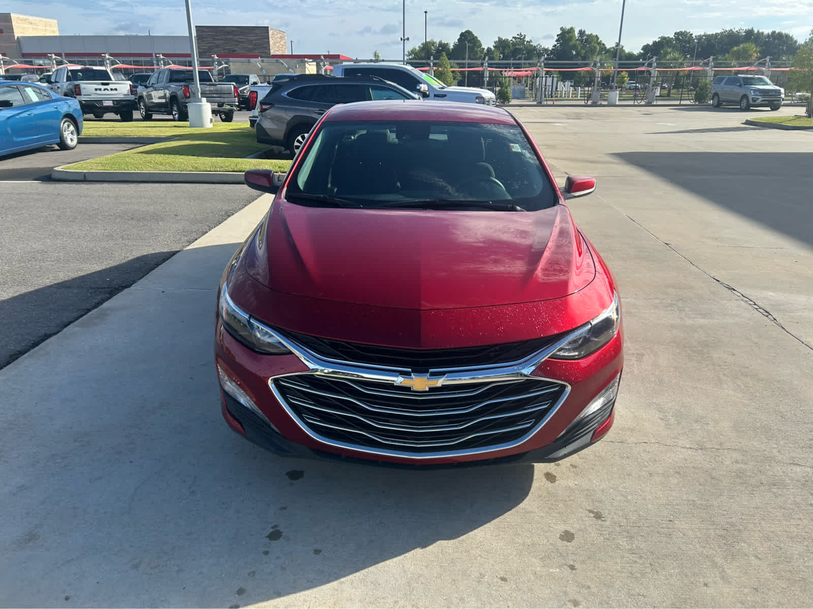 2024 Chevrolet Malibu 1LT photo 2