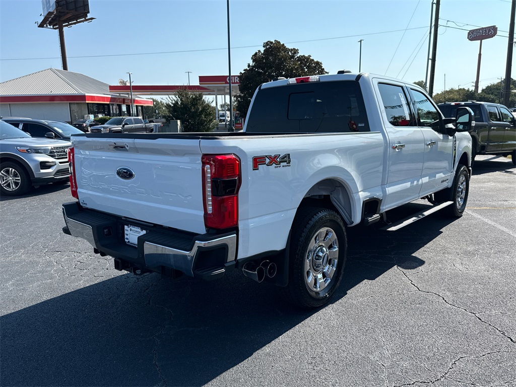 2024 Ford F-250 Lariat photo 2