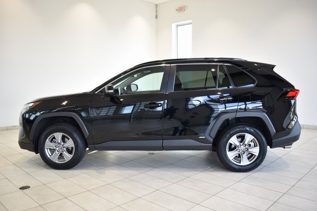 2024 Toyota RAV4 Hybrid XLE photo 3
