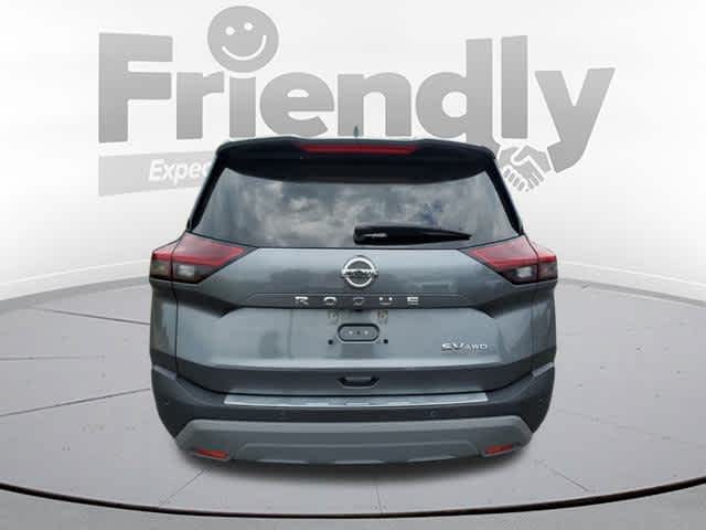 2021 Nissan Rogue SV photo 4