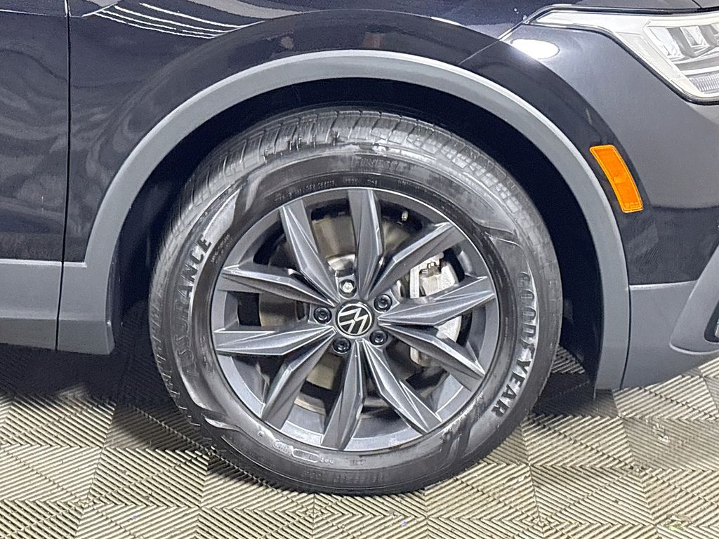 2022 Volkswagen Tiguan SE photo 23
