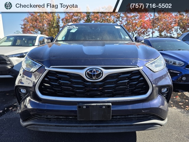 2023 Toyota Highlander XLE photo 2